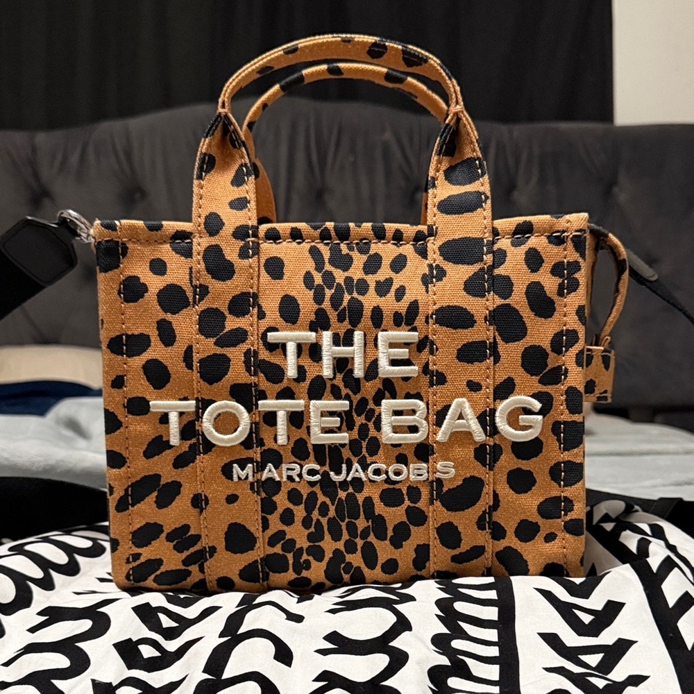 Marc Jacobs - LAST CHANCE listing will be removed 1/22/26